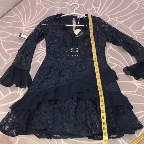 Lace dress - Picture 6 of 6